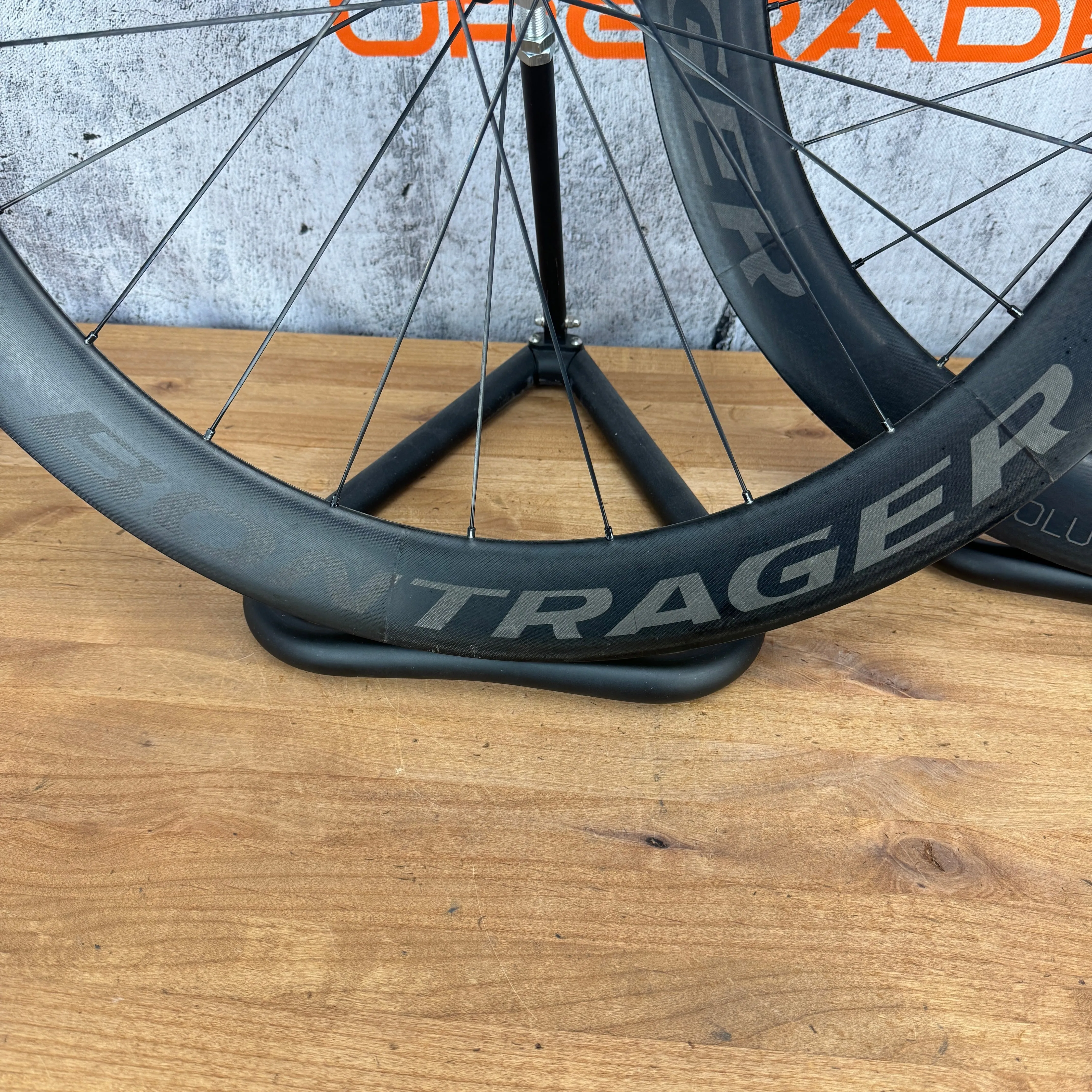 Bontrager Aeolus XXX 6 Carbon Tubeless Disc Brake Wheelset 700c 1635g