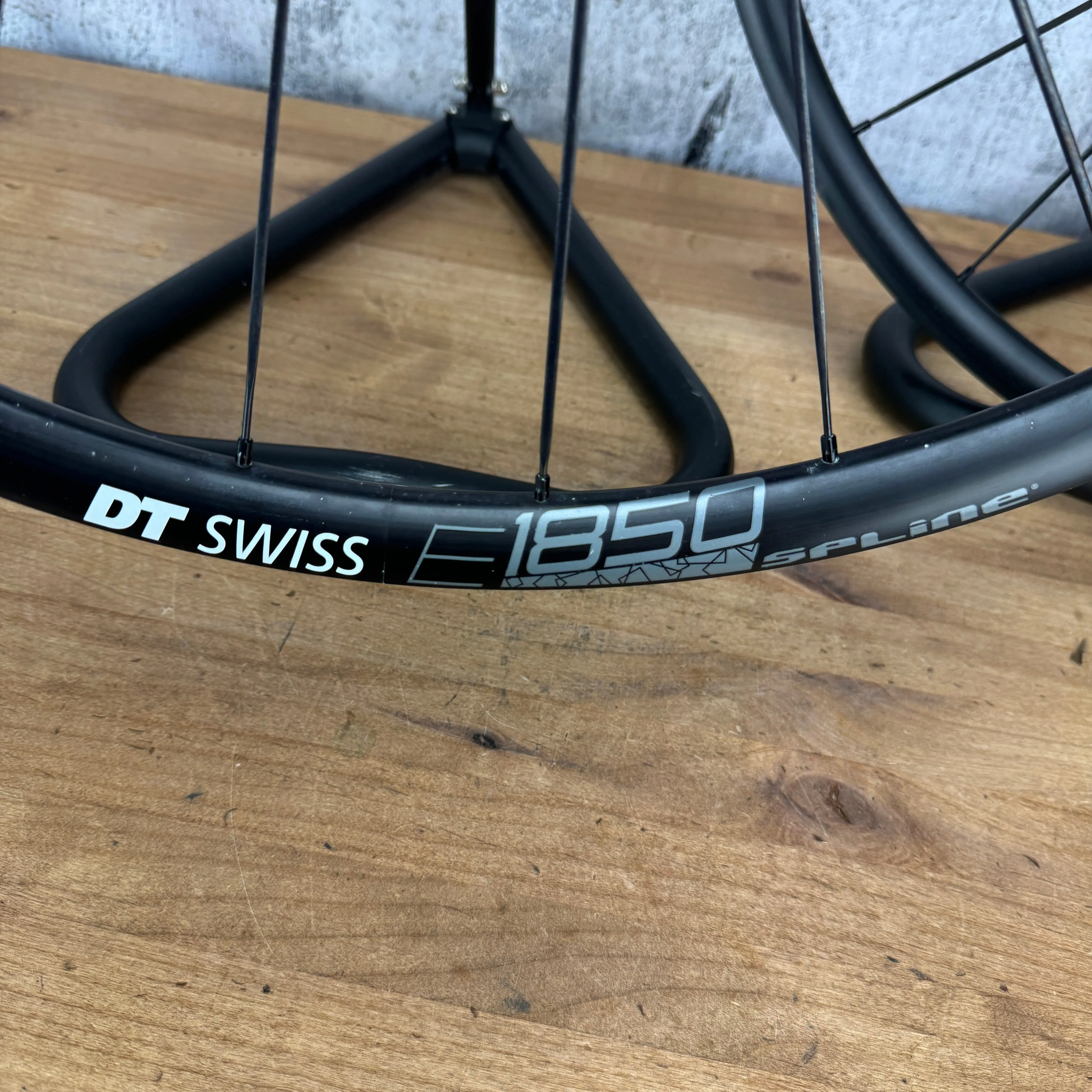 DT Swiss E1850 Spline 23 Alloy Tubeless Disc Brake Wheelset 700c 1818g