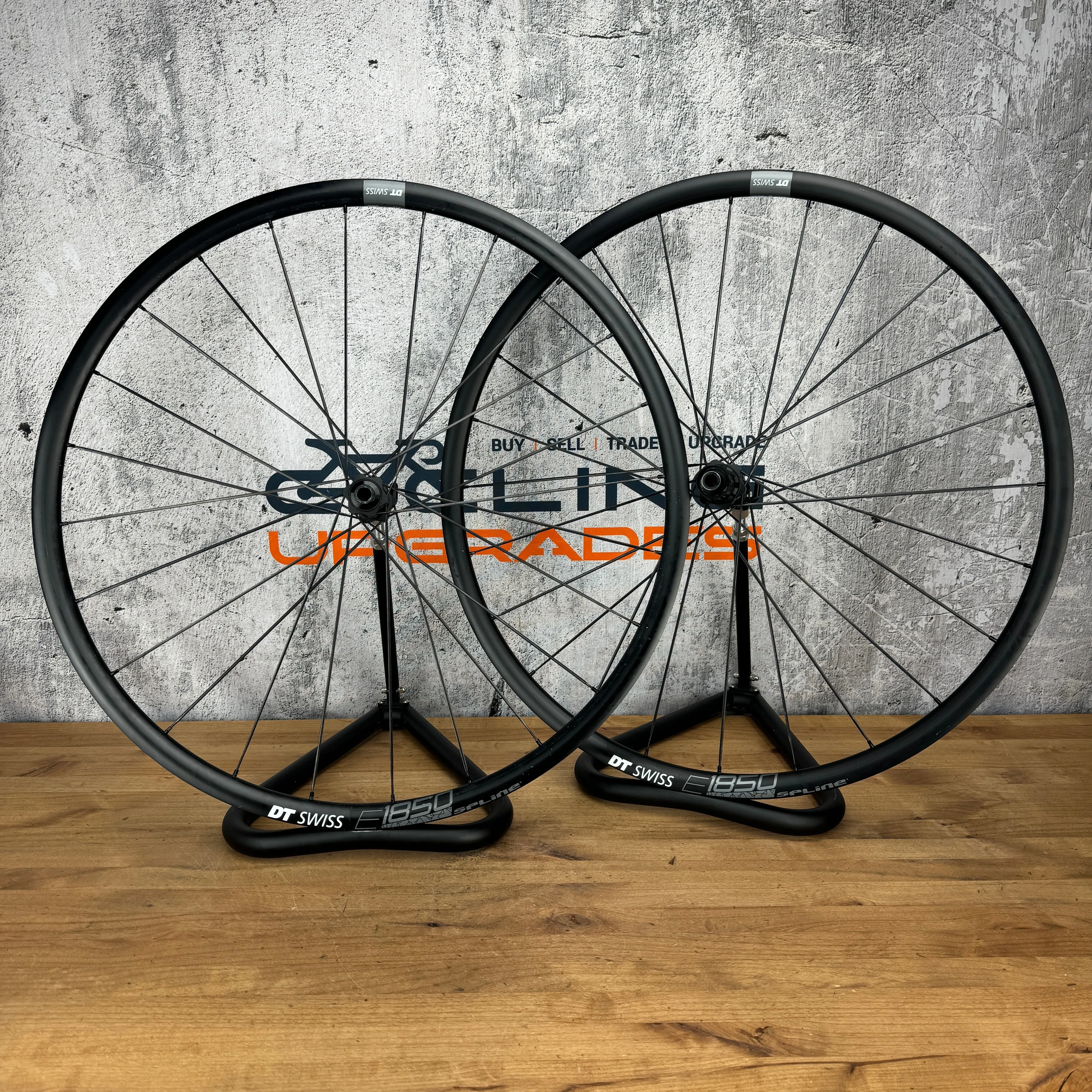 DT Swiss E1850 Spline 23 Alloy Tubeless Disc Brake Wheelset 700c 1818g