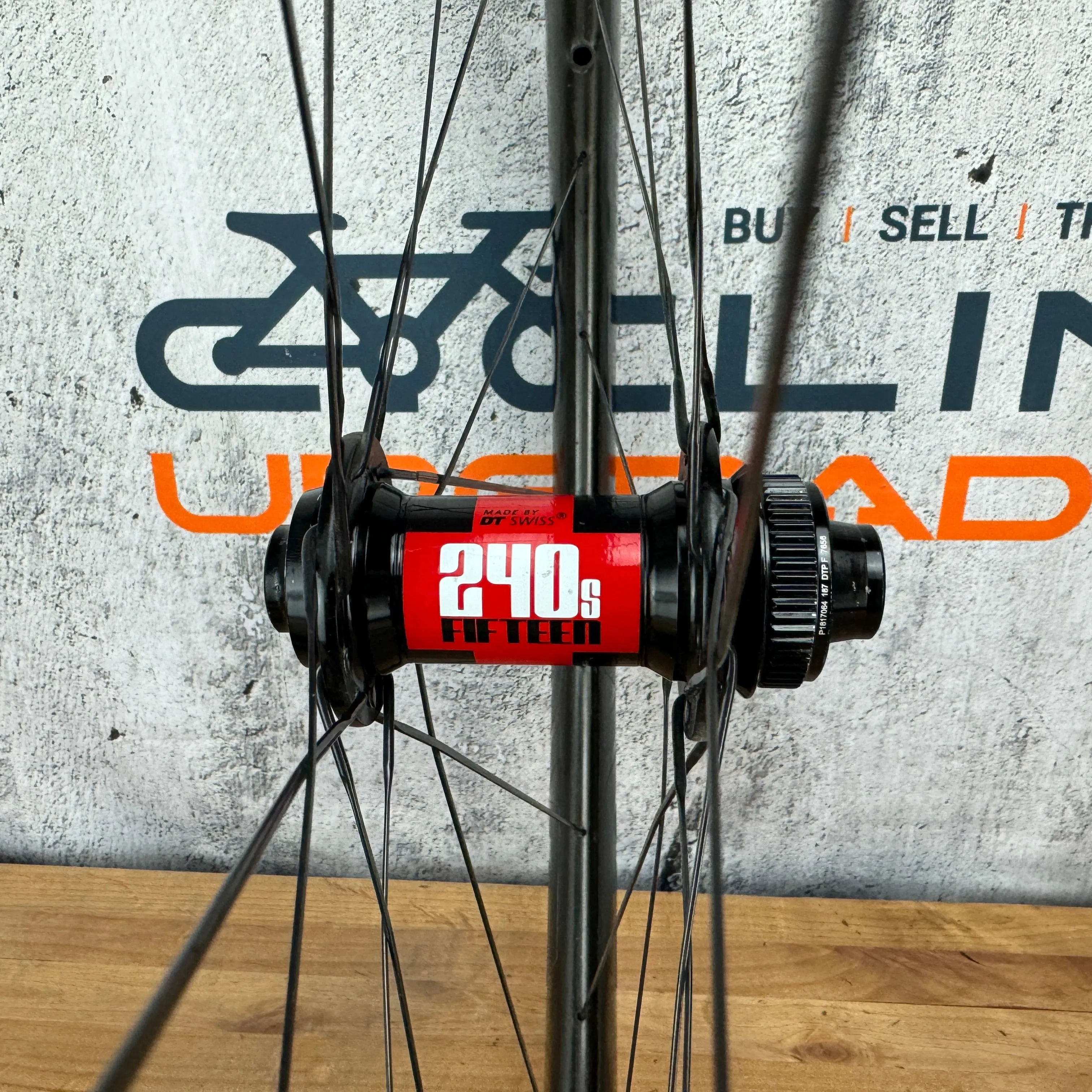 Enve SES 5.6 Carbon Tubeless Disc Brake Wheelset 700c DT Swiss 240s 1586g