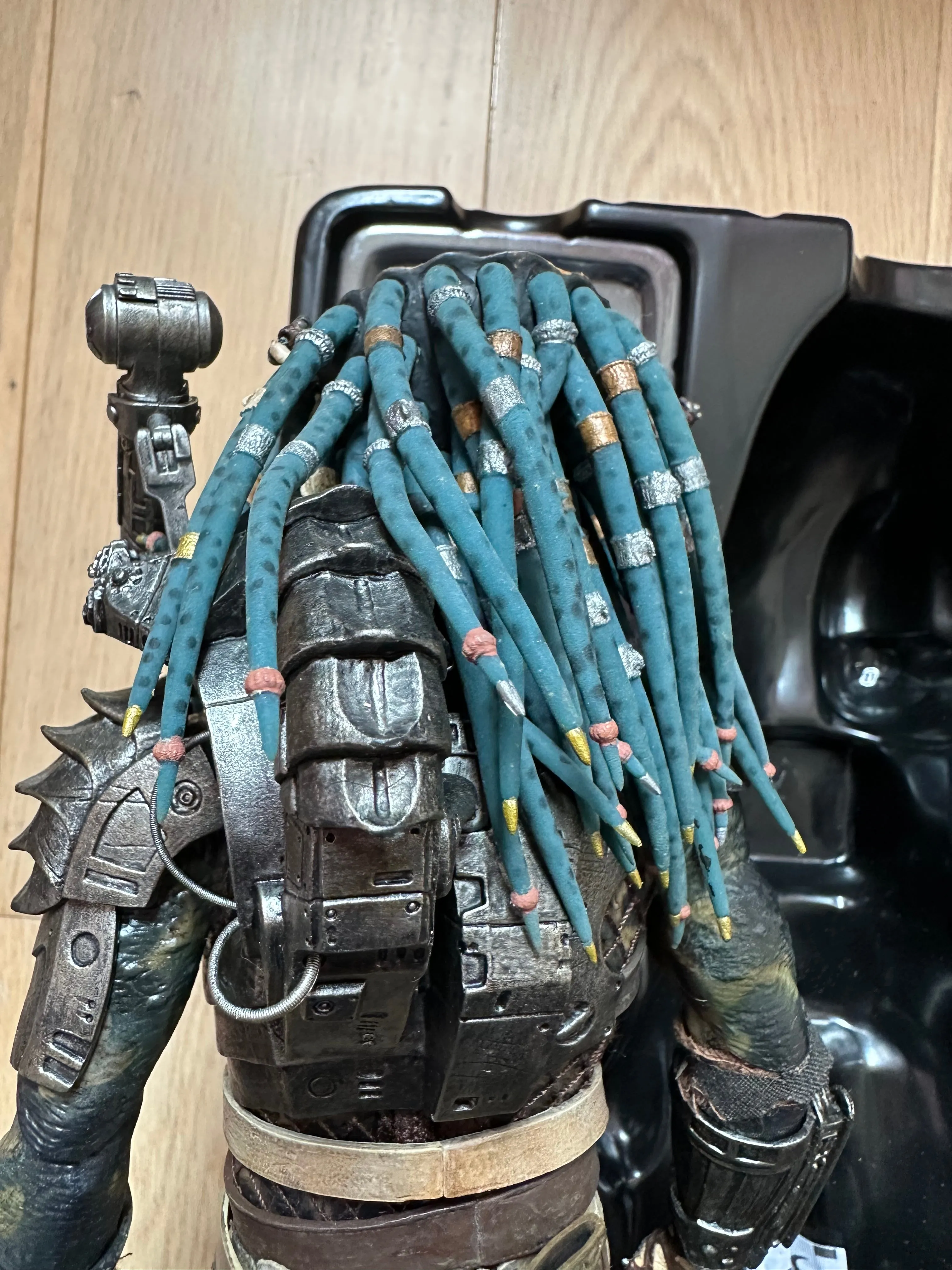 Hottoys Hot Toys 1/6 Scale MMS233 MMS 233 Predator 2 - Elder Predator 2.0 Action Figure USED