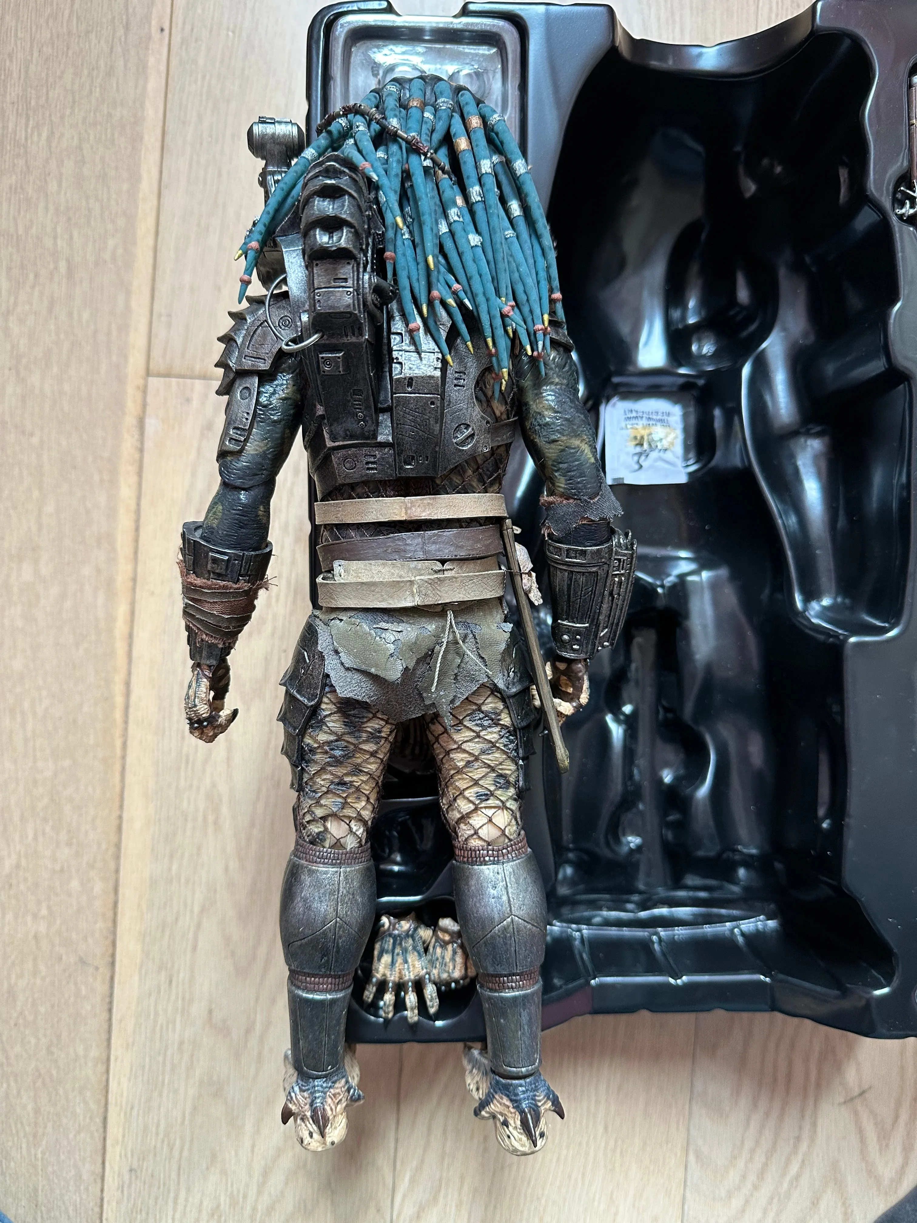 Hottoys Hot Toys 1/6 Scale MMS233 MMS 233 Predator 2 - Elder Predator 2.0 Action Figure USED