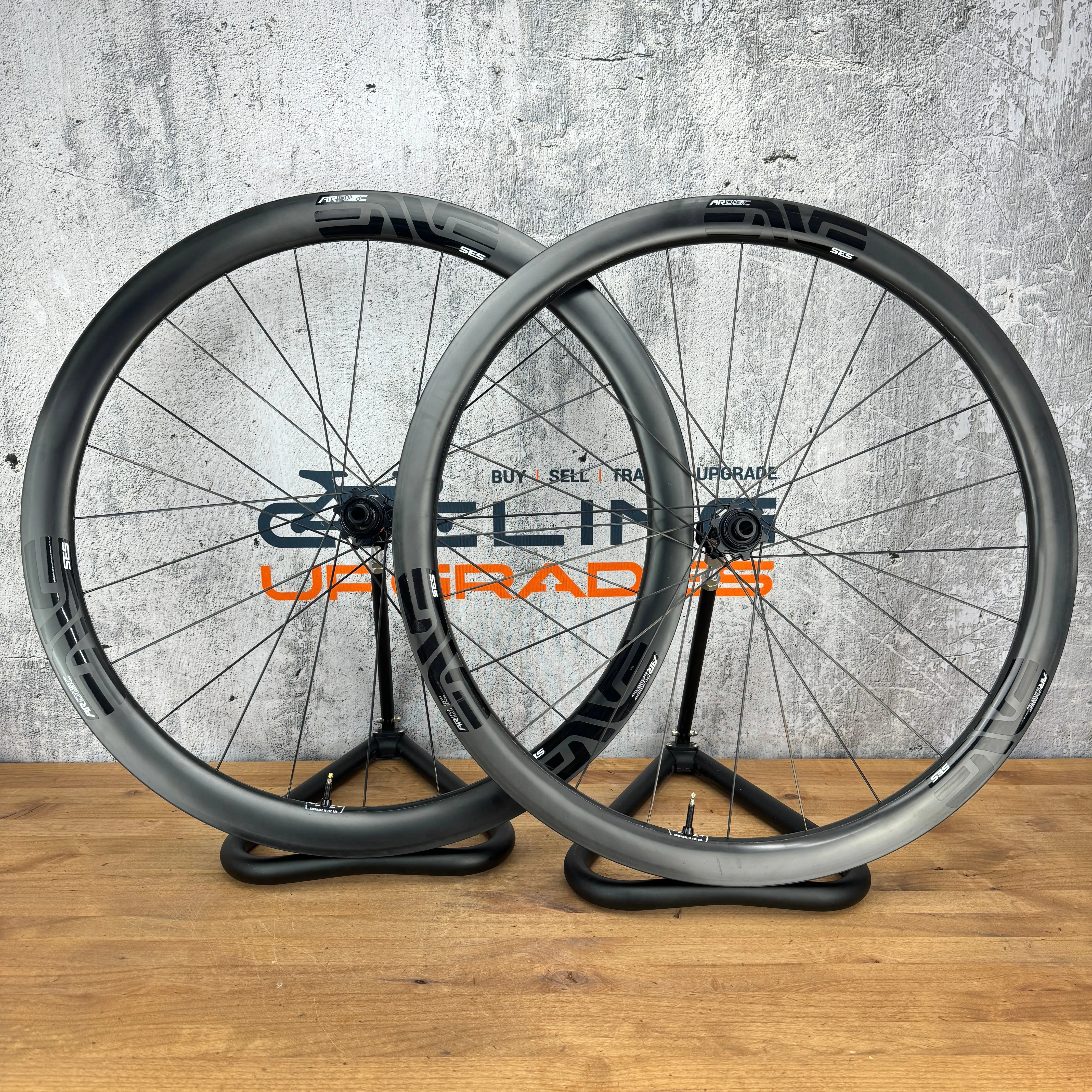 Low Mile! Enve SES 3.4 AR Carbon Disc Brake Tubeless Carbon-Ti Wheelset 700c