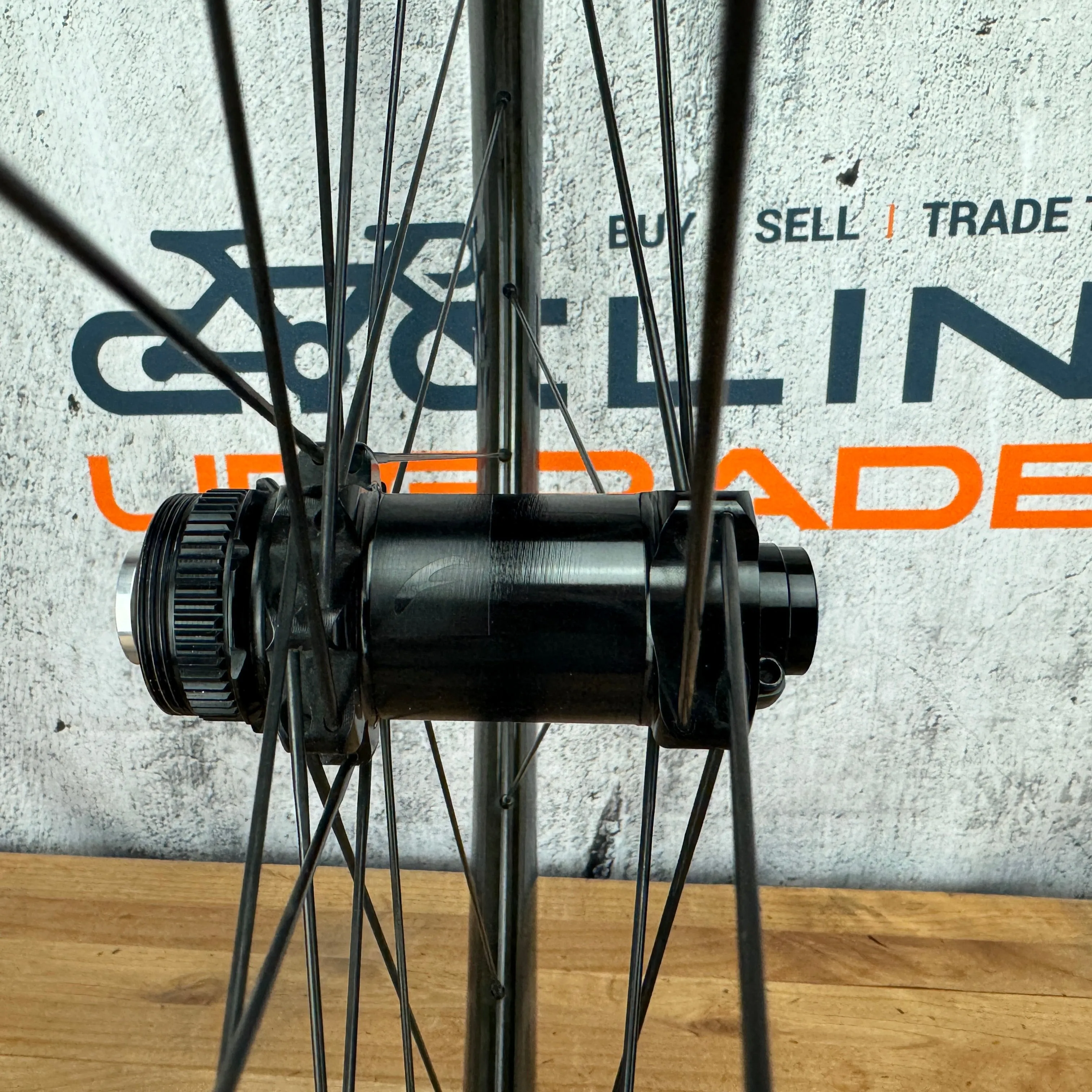 Low Mile! Fulcrum Wind 55 DB Carbon Tubeless Disc Wheelset 700c 1684g