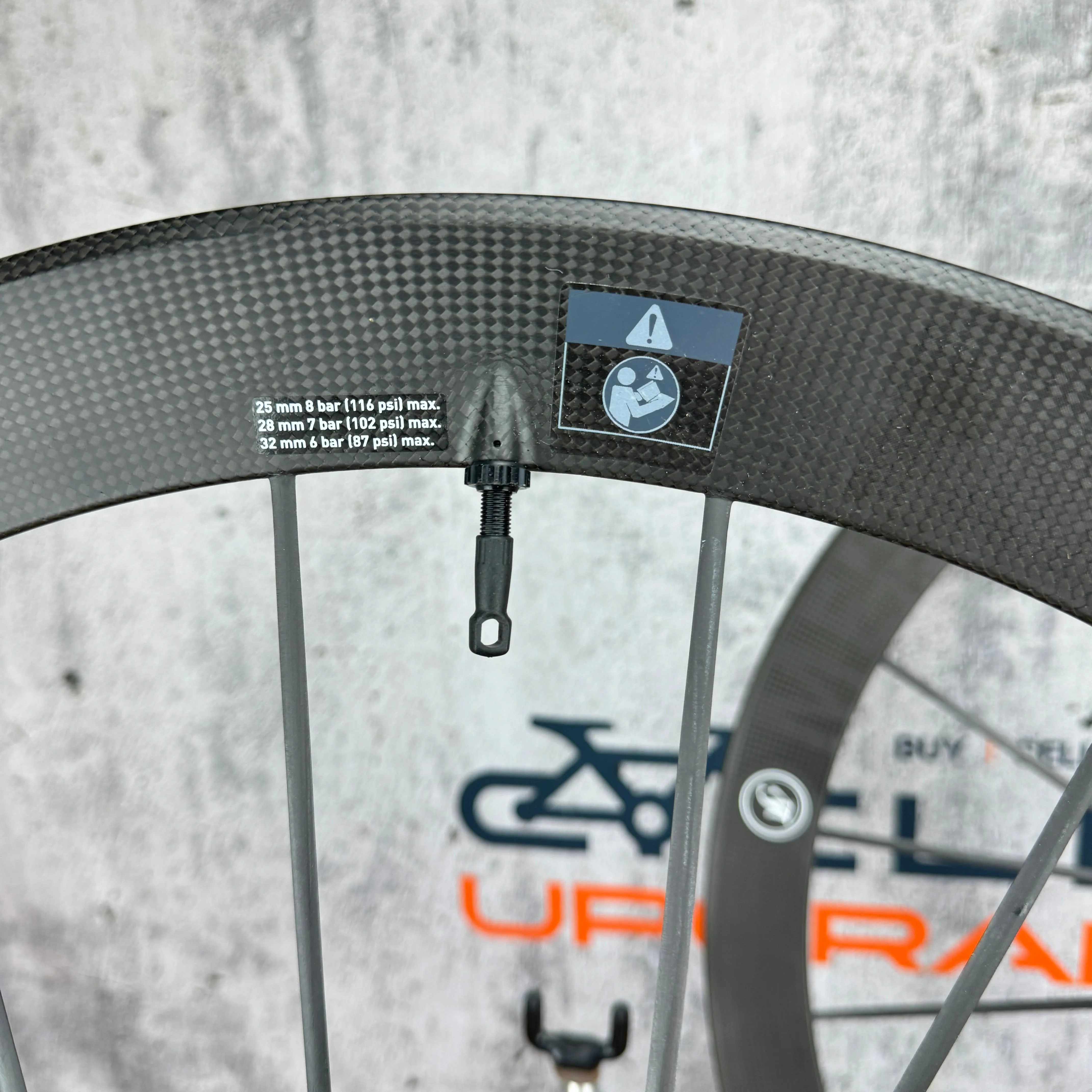Low Mile! Lightweight Meilenstein EVO Carbon Tubeless Disc Wheelset 700c 1424g