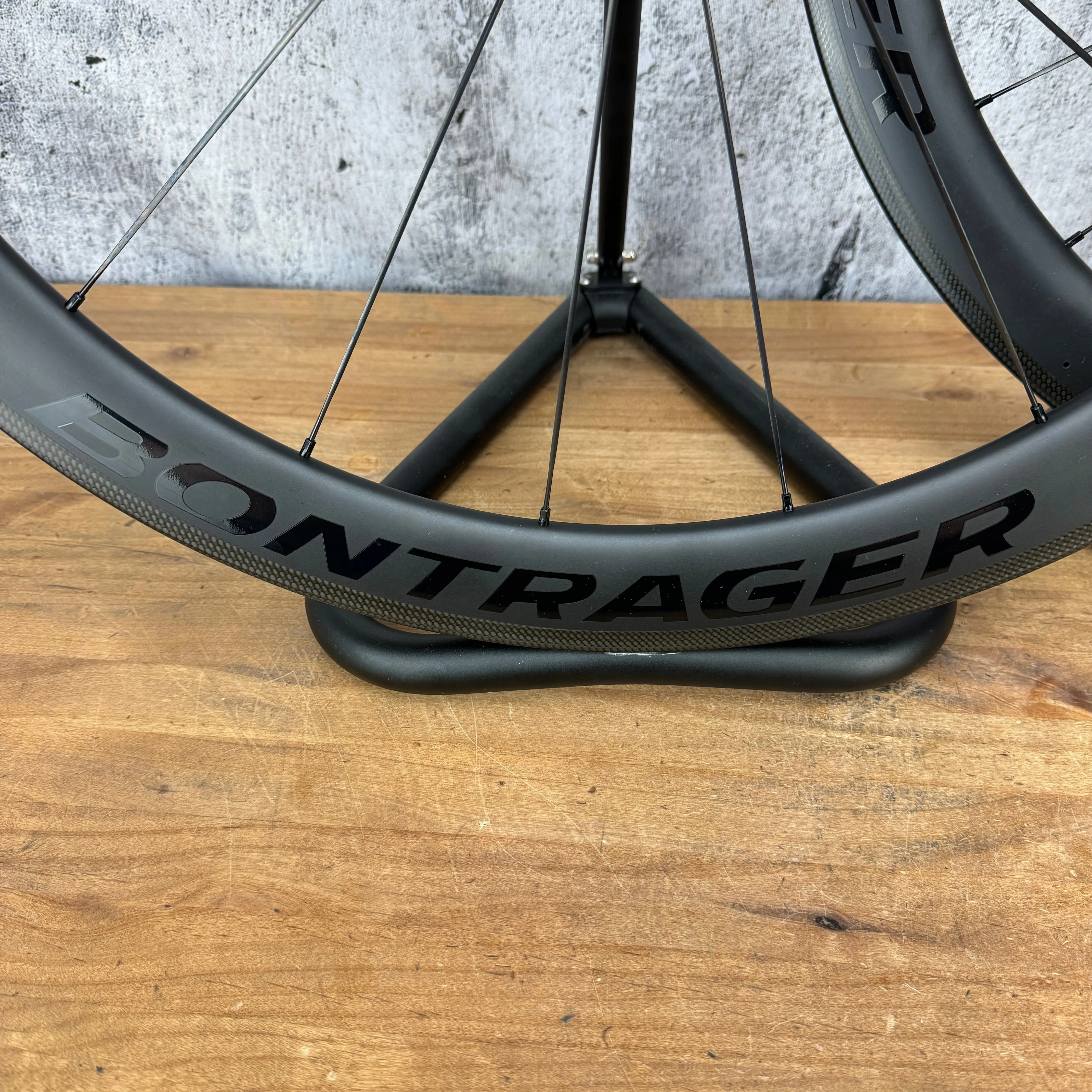 Mint! Bontrager Aeolus Pro 5 Carbon Tubeless Wheelset 700c Rim Brake 1724g