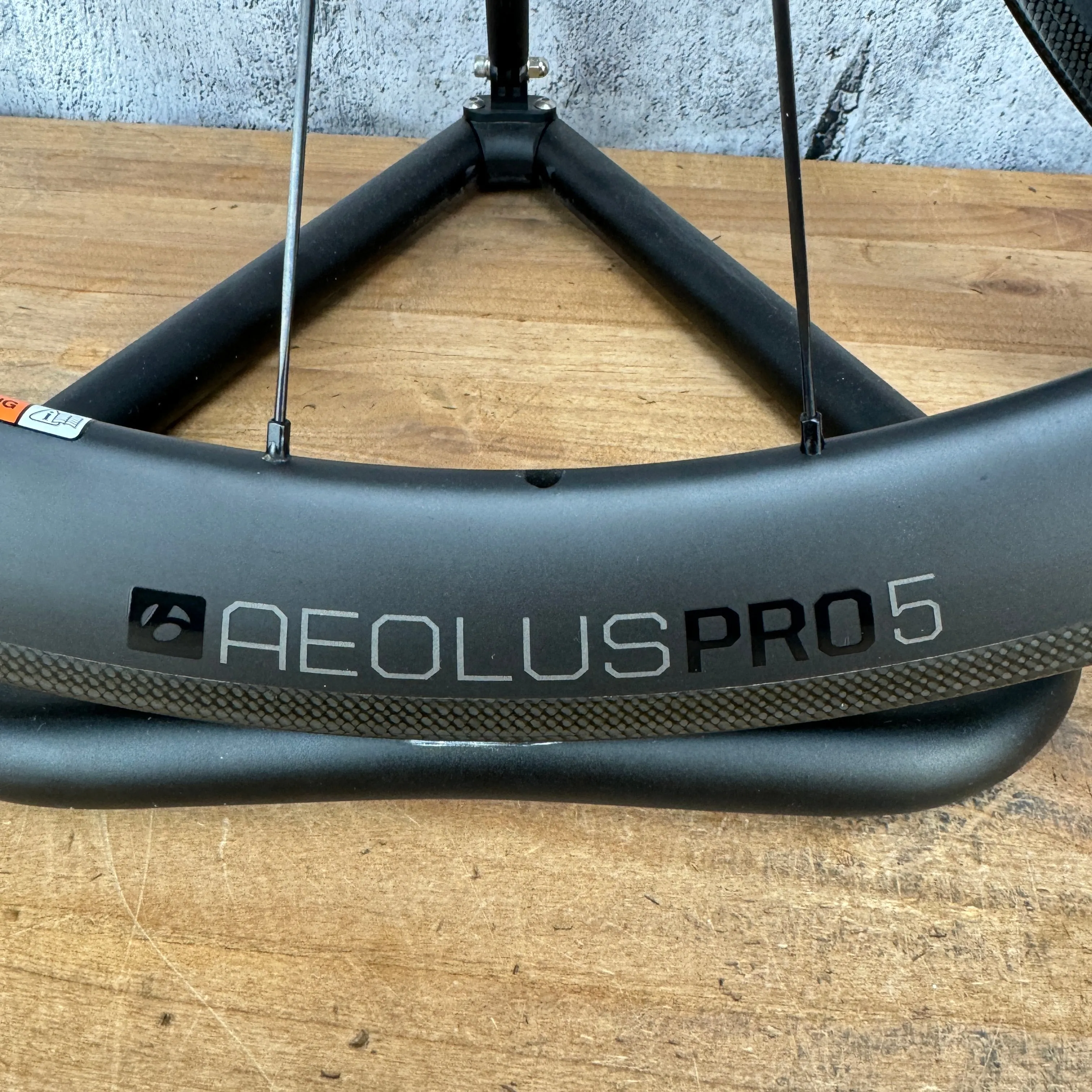 Mint! Bontrager Aeolus Pro 5 Carbon Tubeless Wheelset 700c Rim Brake 1724g