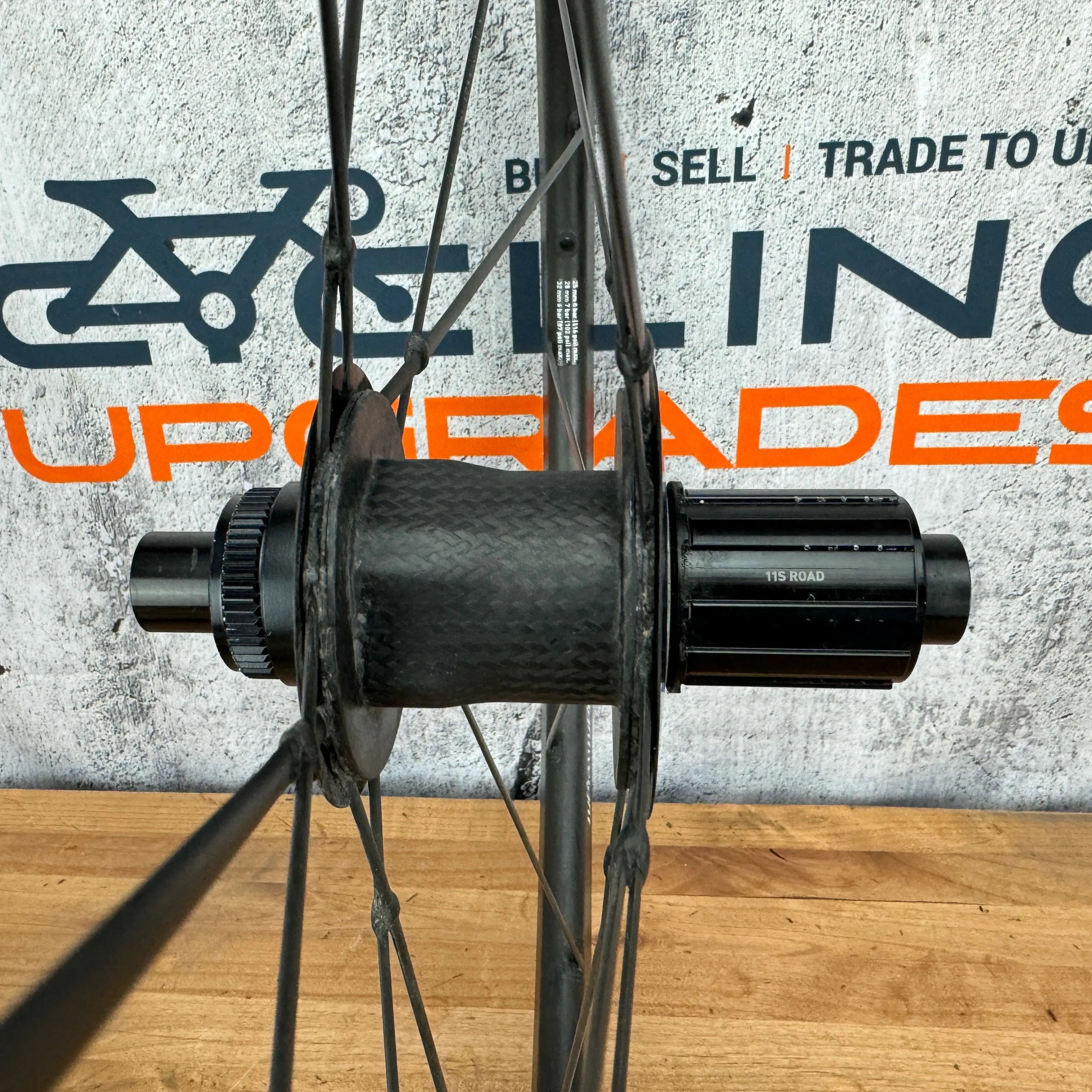 Mint! Lightweight Wegweiser EVO Carbon Tubeless Disc Brake Wheelset 700c 1436g