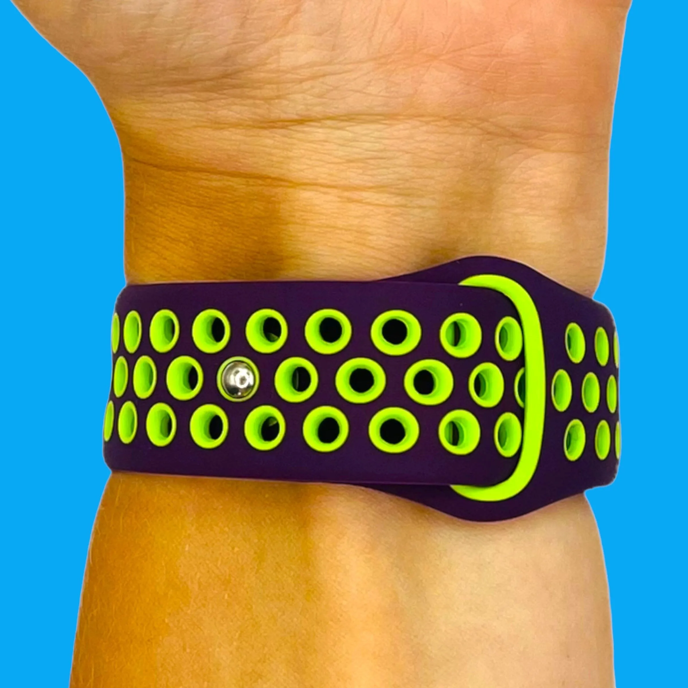 Replacement Silicone Sports Watch Band Compatible with the Fitbit Charge 3 & Charge 4