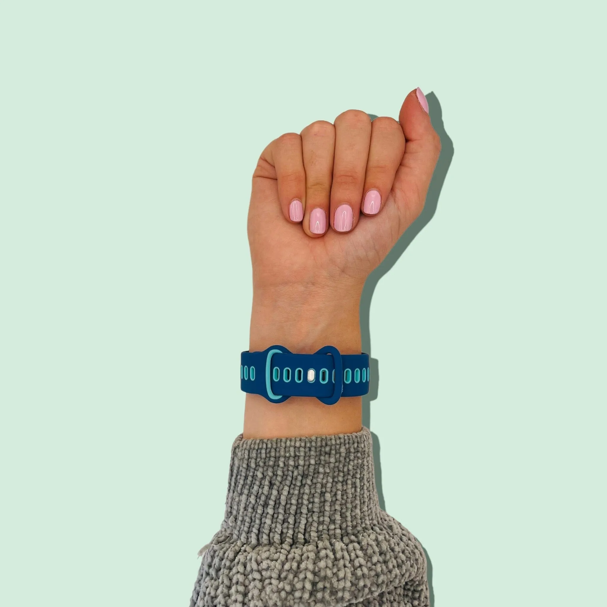Replacement Silicone Sports Watch Straps Compatible with the Fitbit Charge 5