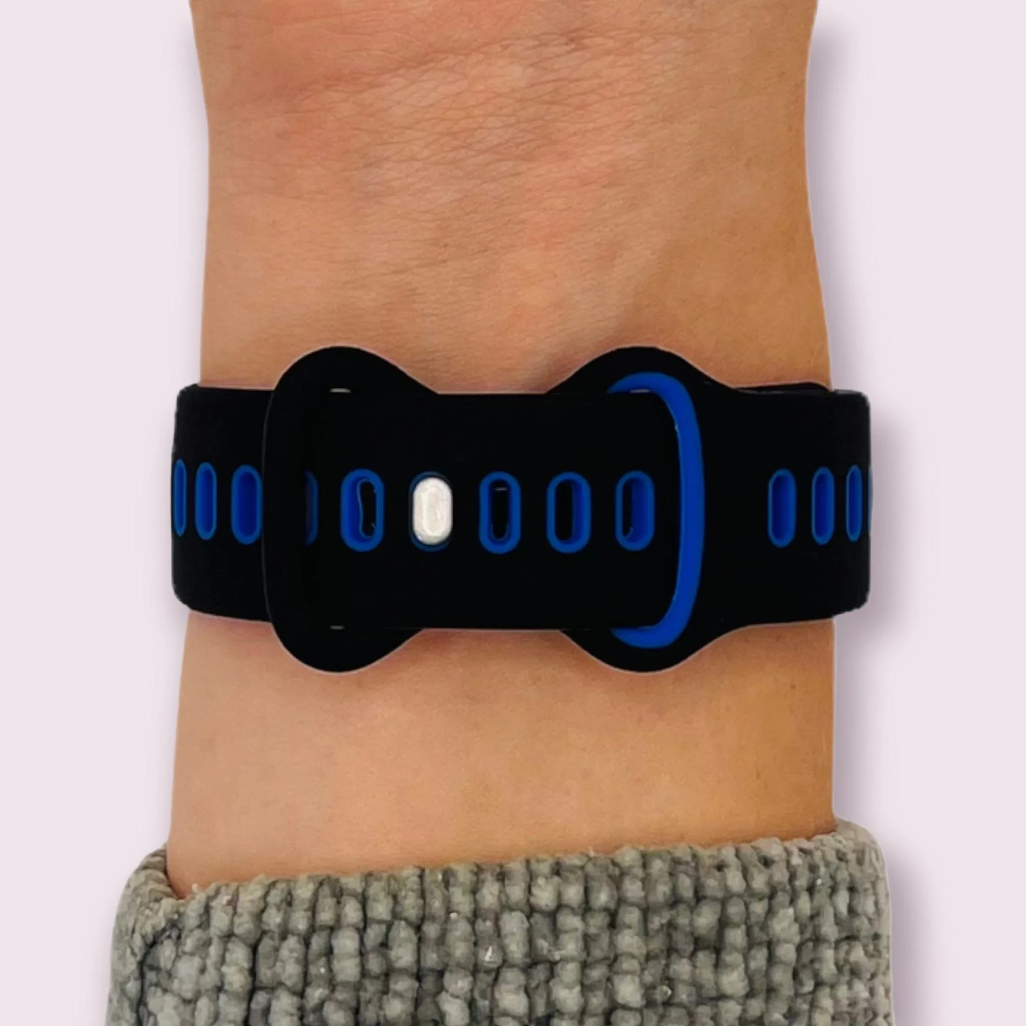 Replacement Silicone Sports Watch Straps Compatible with the Fitbit Charge 5