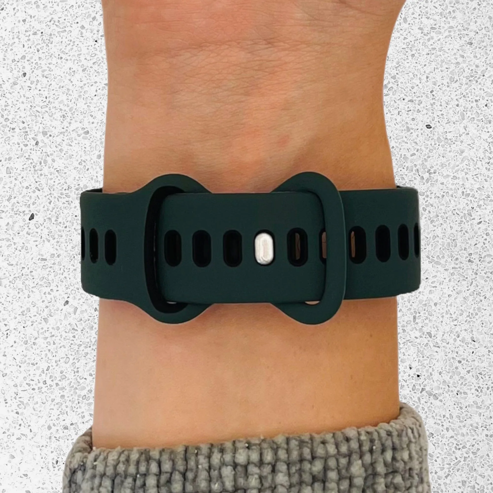 Replacement Silicone Sports Watch Straps Compatible with the Fitbit Charge 5