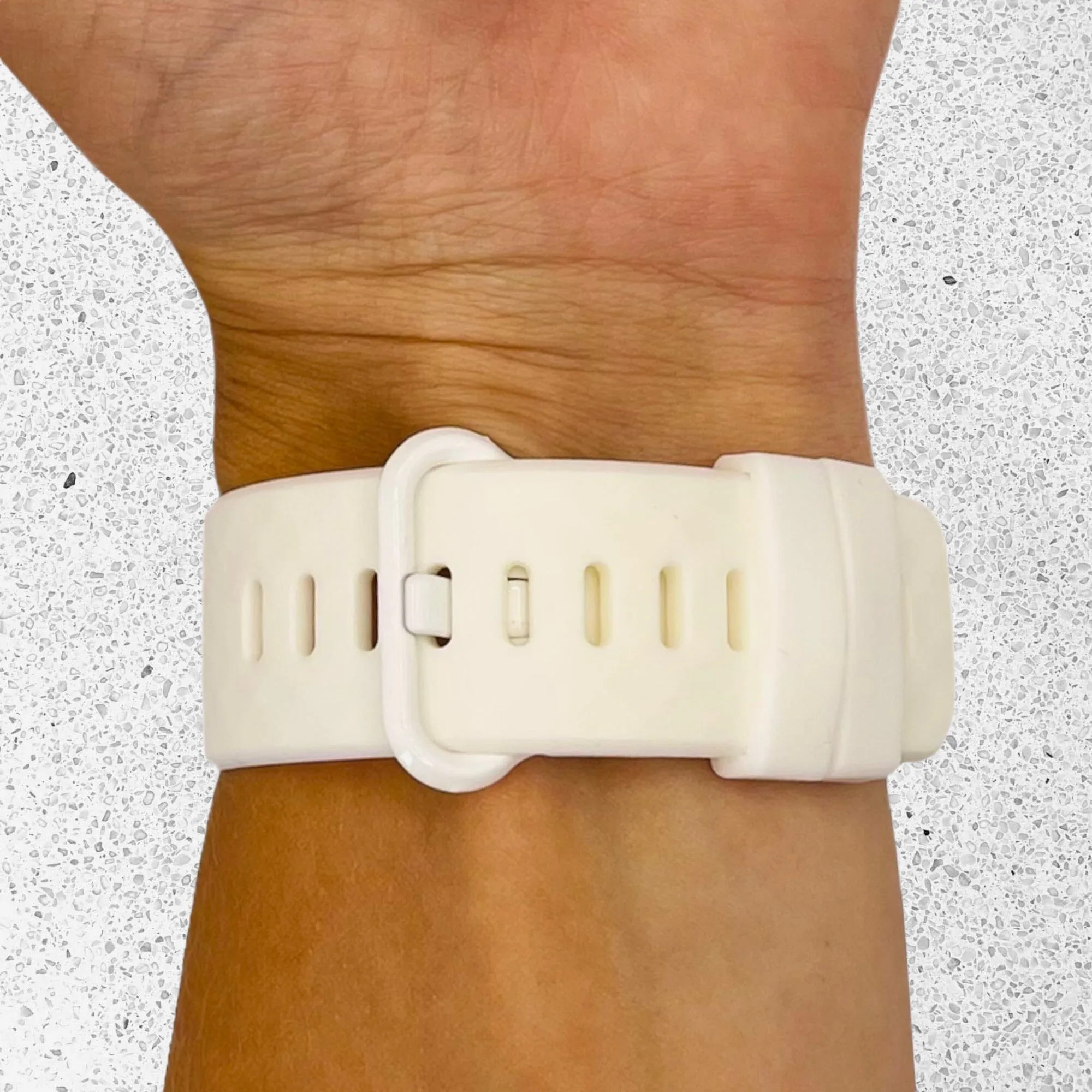 Replacement Silicone Watch Straps Compatible with the Fitbit Charge 3 & Charge 4
