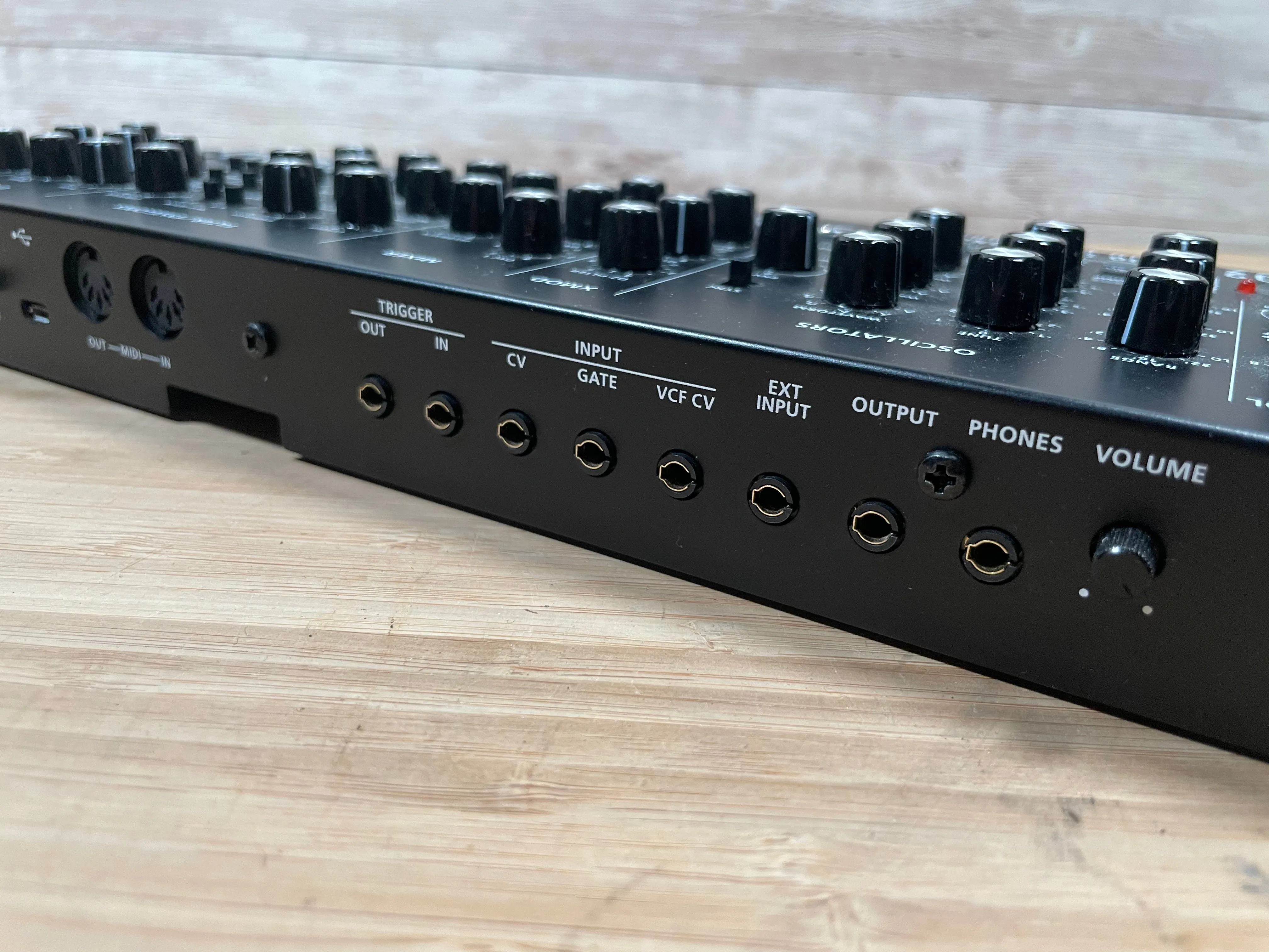 Roland SE-02 Boutique Series Analog Synthesizer Used