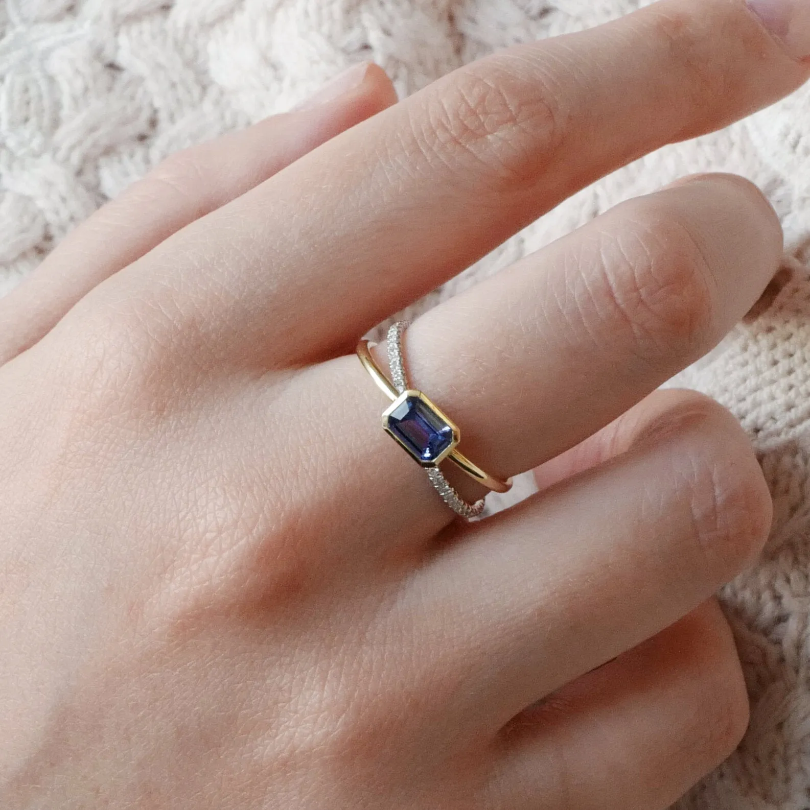 Sapphire Pavé Rolling Ring