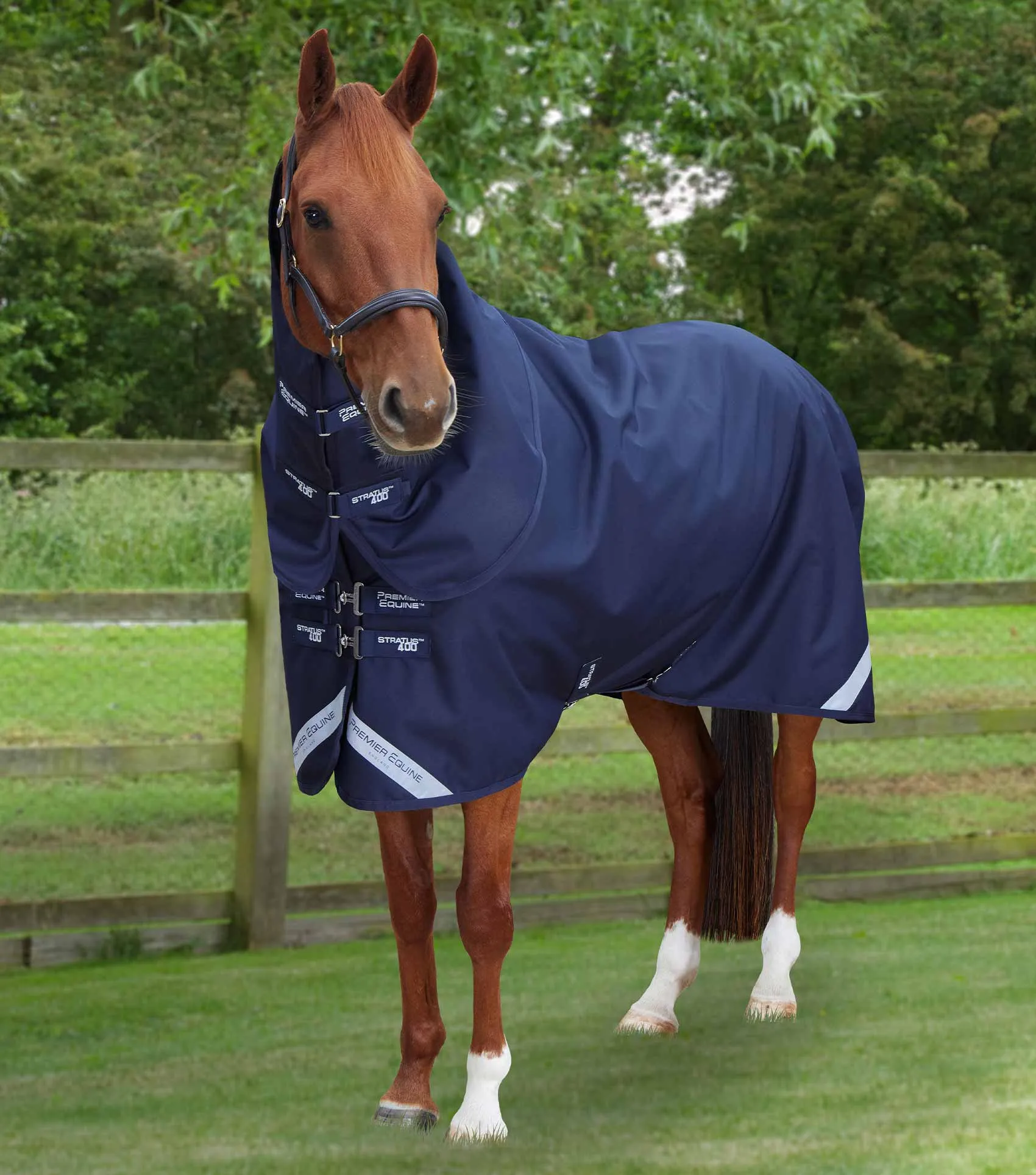 Stratus 1200 Series 400g Turnout Rug with Classic Neck Cover Navy