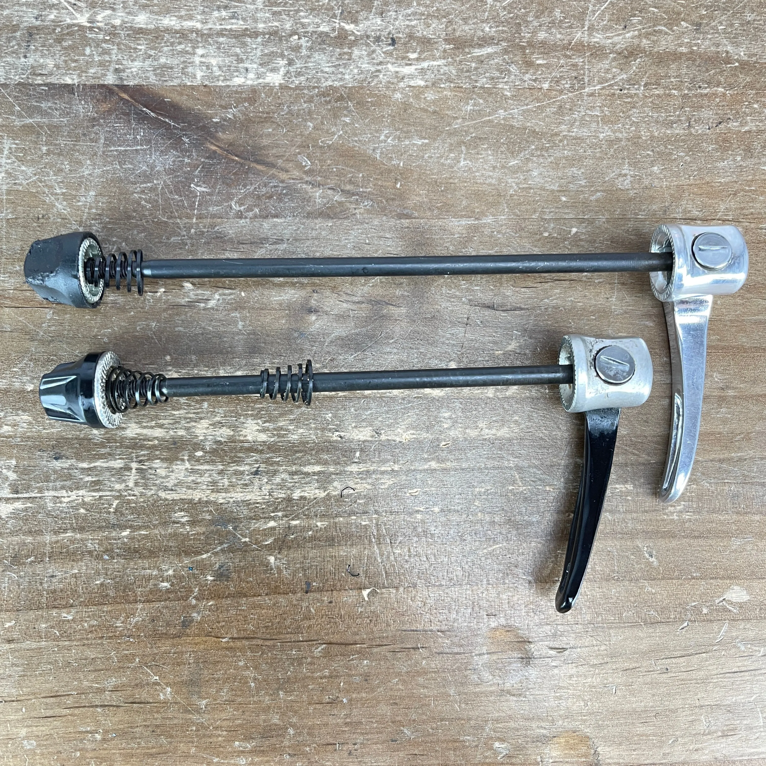 Vintage! Shimano 32h 6-Speed MTB 100/135mm QR Hubs   Skewers