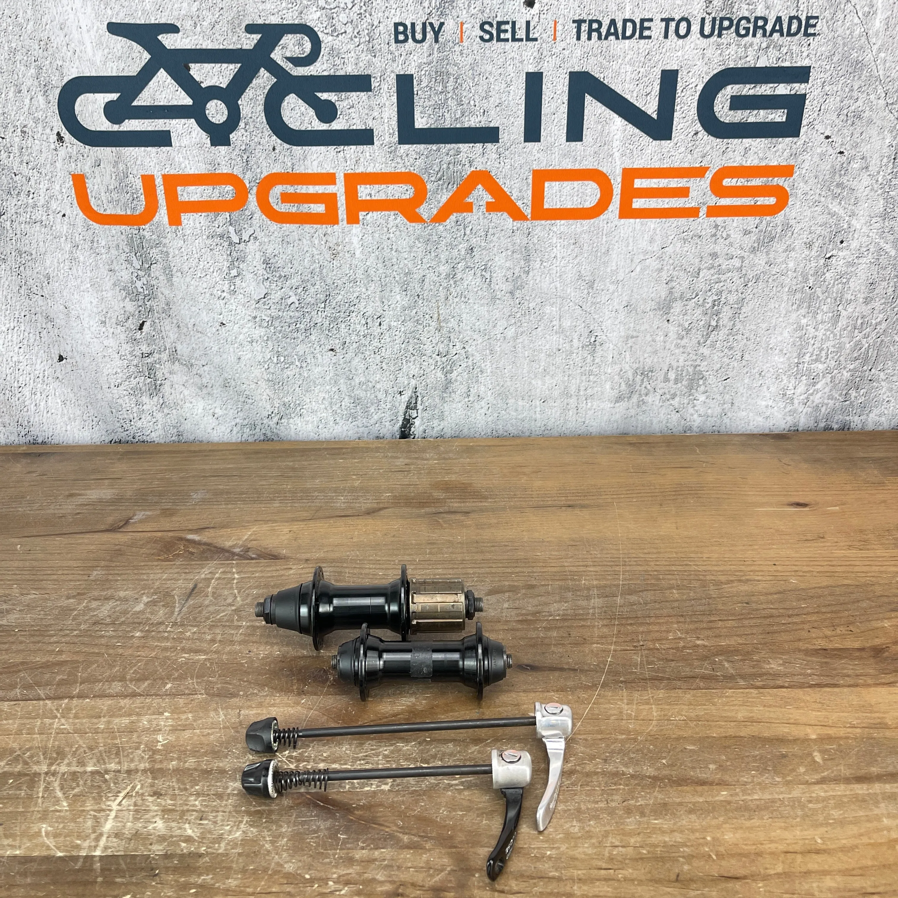 Vintage! Shimano 32h 6-Speed MTB 100/135mm QR Hubs   Skewers