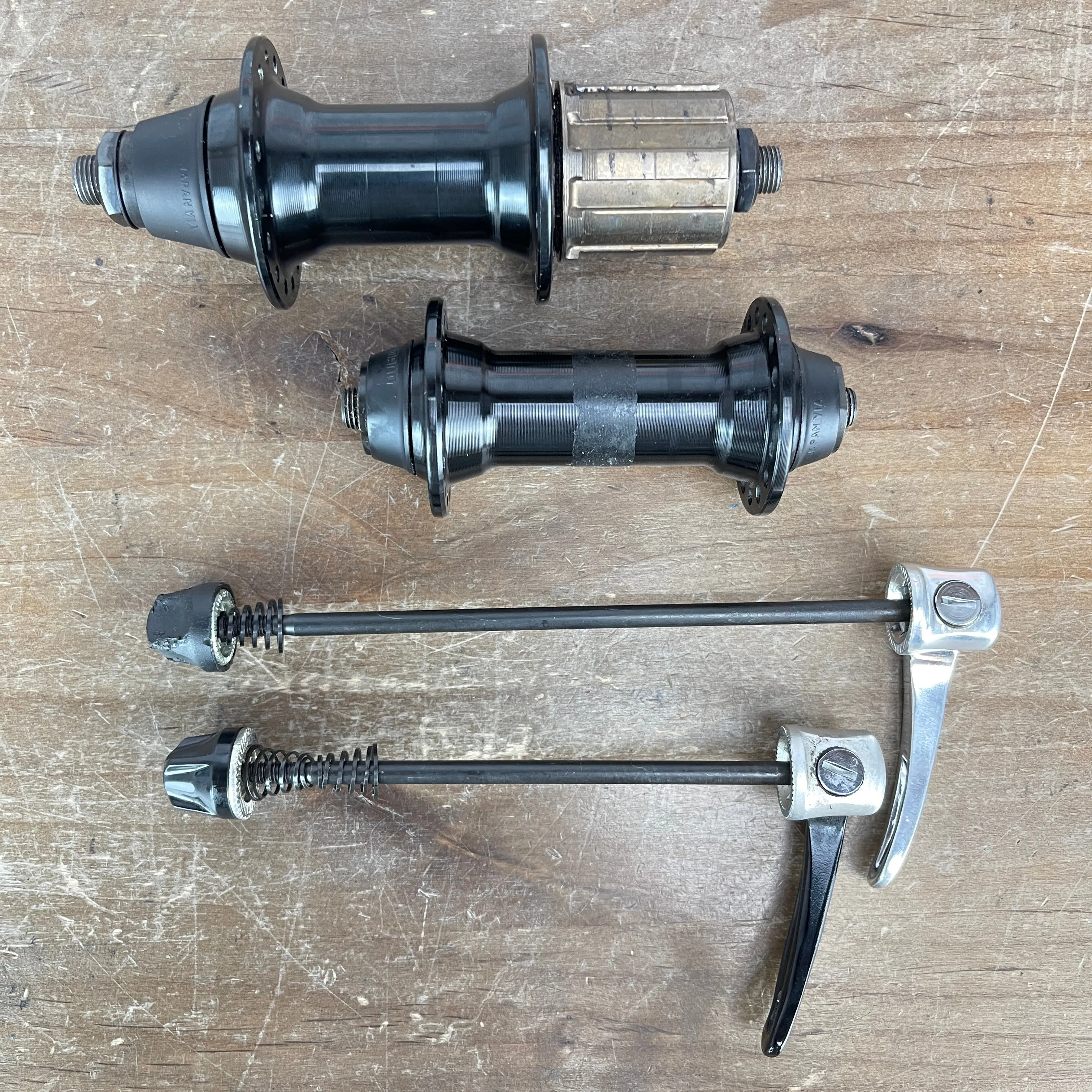 Vintage! Shimano 32h 6-Speed MTB 100/135mm QR Hubs   Skewers