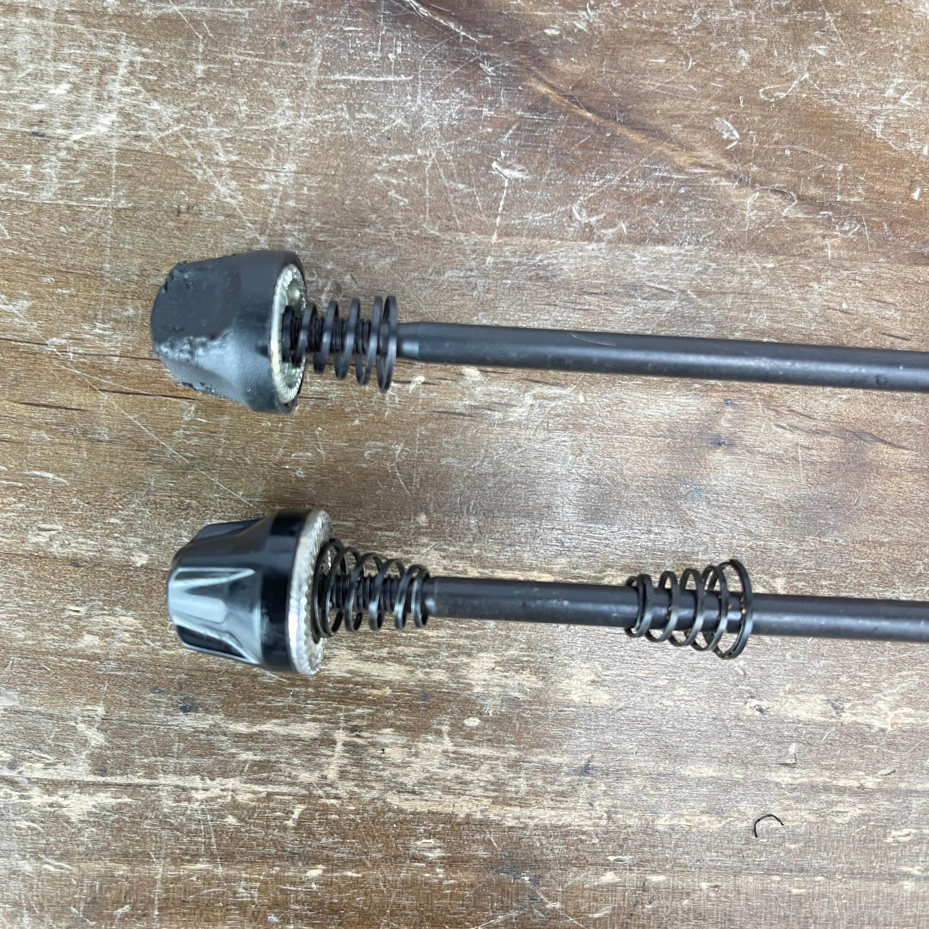 Vintage! Shimano 32h 6-Speed MTB 100/135mm QR Hubs   Skewers